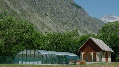Les Prés-ronds 27 - Piscine - WIFI (Les Pres-ronds 27 - Piscine - WIFI) in La Chapelle-en-Valgaudémar