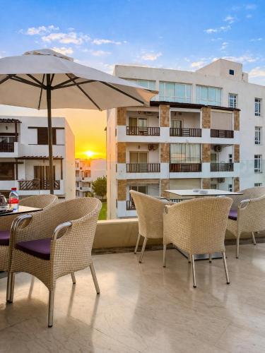 Restaurant, Appartement standing terrasse privative et piscine - Kariat Cabo in Cabo Negro