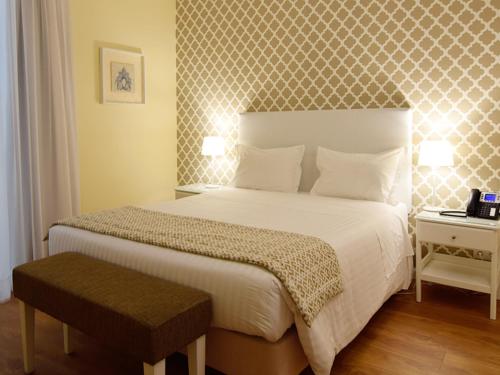 Studio Apartment with Side View image 7