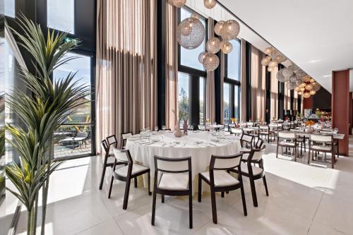 餐廳, 阿克西斯維亞納商務水療酒店 (Axis Viana Business & SPA Hotel) in 馬托斯