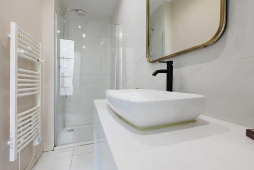 Cosy apartment - 4BR/12P - Canal Saint-Martin - image 5