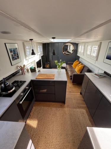 virtuve, Unique 2 Bed Waterside Retreat Pet Friendly in Upton upon Severn