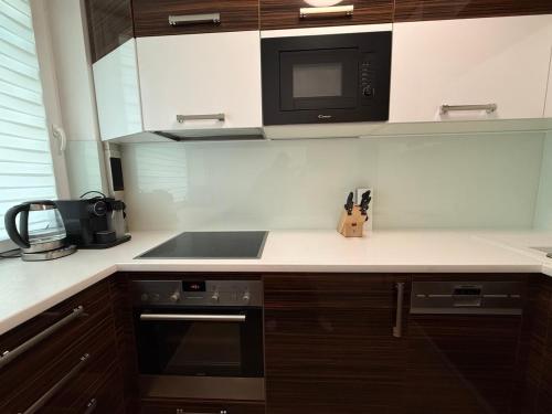 Kitchen, Premium Yacht Ausstattung Apartments Hotel 2 in Neugraben-Fischbek