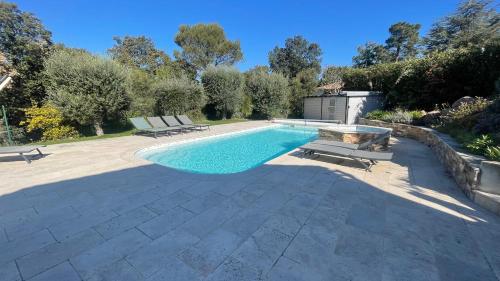 Villa mediterraneenne avec piscine et jardin in Le Bonfin