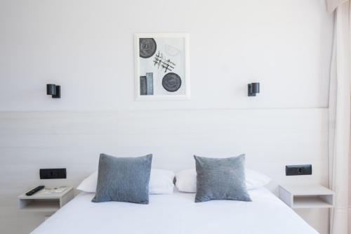 2 twin beds