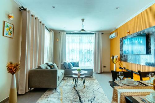 4R BnB Apt 1 Makongo after Mlimani City in Kigongo