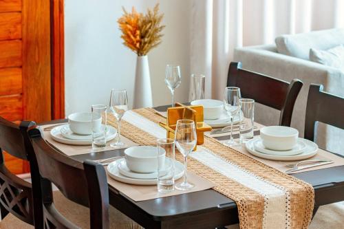 4R BnB Apt 1 Makongo after Mlimani City in Kigongo