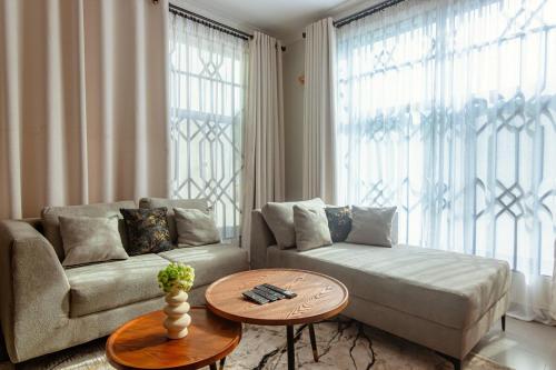 4R BnB Apt 1 Makongo after Mlimani City in Kigongo