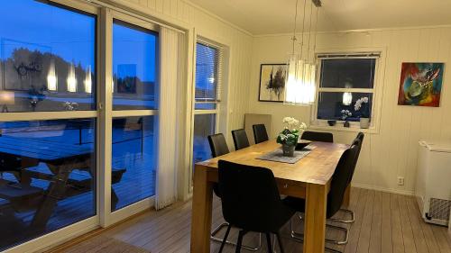 Heggøy rorbuer in Alveim