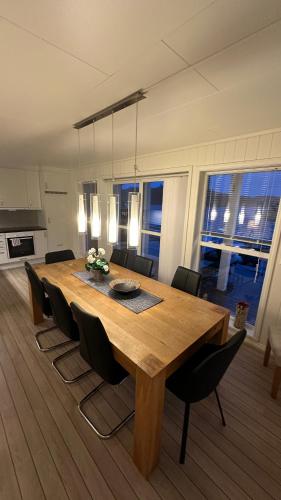 Heggøy rorbuer in Alveim
