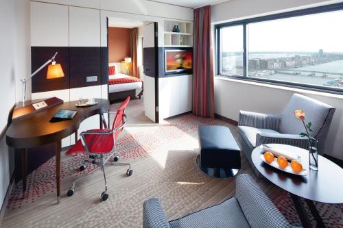 Mövenpick Hotel Amsterdam City Centre, Amsterdam (photo 9)