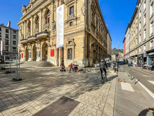 Surrounding environment, AllinLyon | Celestins calme & lumineux in Lyon