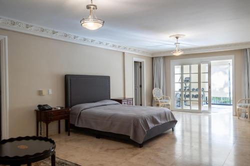 Beautiful House in Panama w/ King Beds + Pool in بونتا بايتيلا
