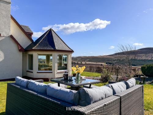 Little Balloch, Angus Glens in Брідженд оф Ліндразен