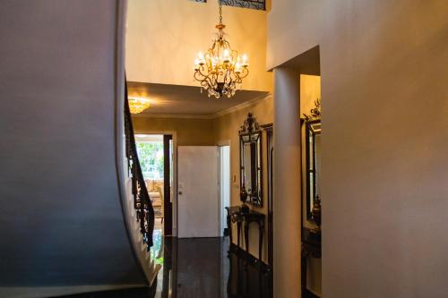مدخل, Beautiful House in Panama w/ King Beds + Pool in بونتا بايتيلا