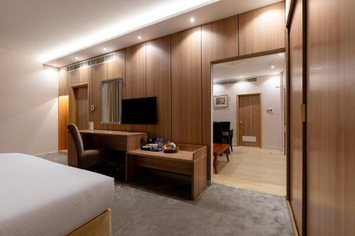 room detail thumbnail 1