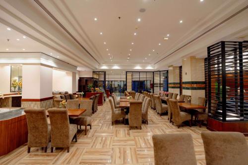 Luxe Grand Hotel - Restaurant