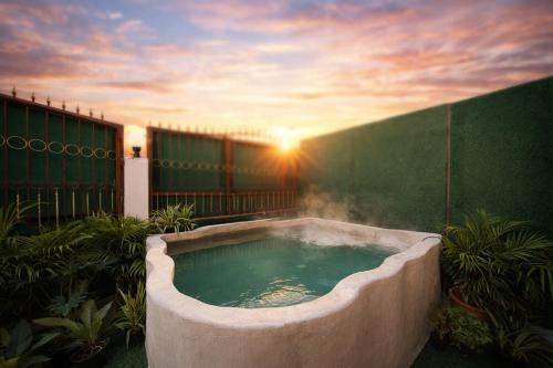 Abunawas Merry Inn at Walking Steer in Pattaya