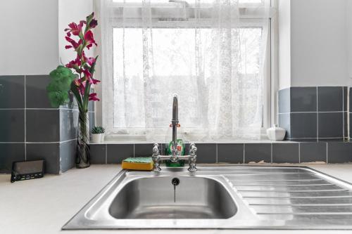 Cheerful Flat In Moseley With Free Parking in King's Heath
