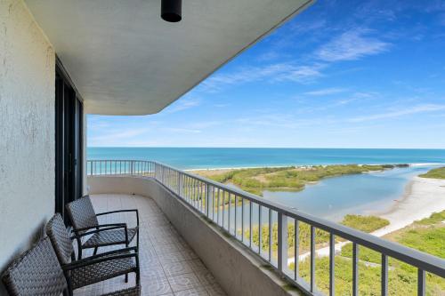 Stunning Beachfront Penthouse on 19th Floor I Desirable Front Unit, Marco Island