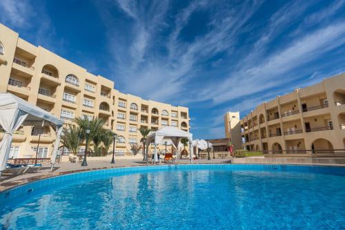 בריכת שחיה, Sunny Days Mirette Resort in הורגאדה