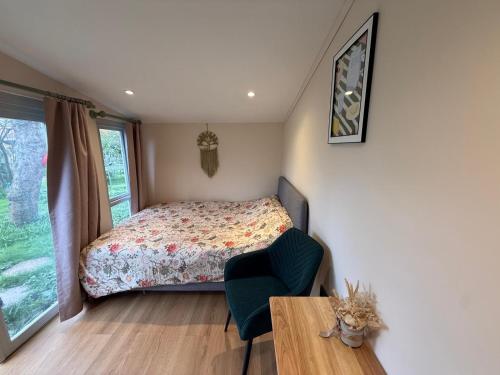 Tiny home OR Chalet - with toilet & shower room in separate outbuilding in 蓋德靈