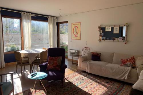Spacious apartment with sunny terrace - image 11