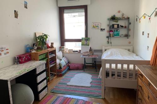 Spacious apartment with sunny terrace - image 3