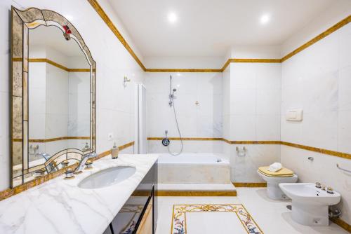 Luxury Toledo 22 by Napoliapartments - image 5