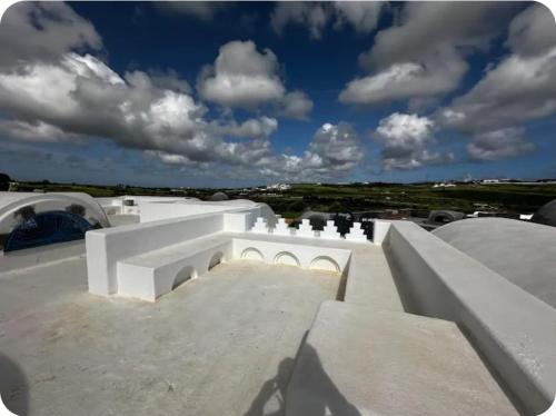 ViLLA DE MAITRE STYLE ARABE 4 SUITES PISCINE GRAND JARDIN in Ezzahra (Bin `Arus)