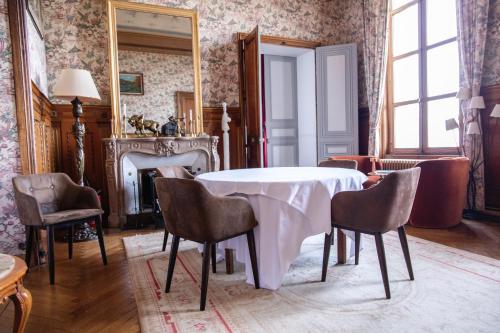 Chateau Du Landin 5