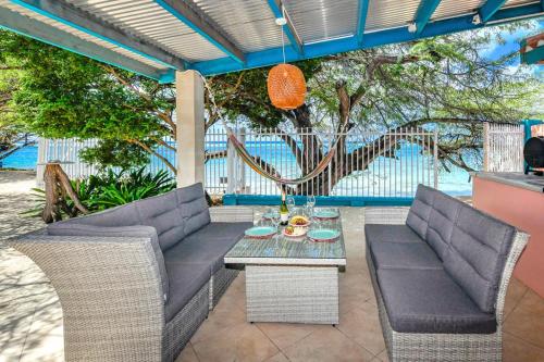 Vybavení, Beachfront Two-Bedroom Villa in Savaneta