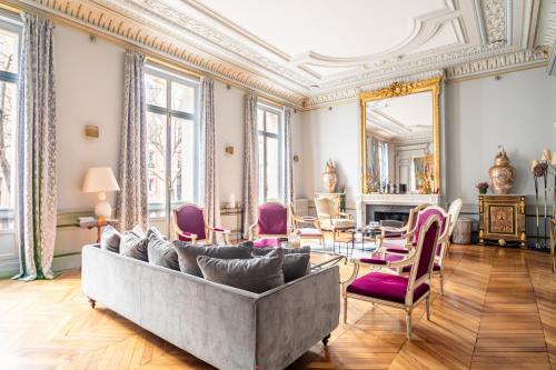 Wagram Luxury Palace