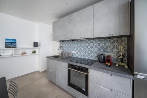 Tour Eiffel Loft - image 13