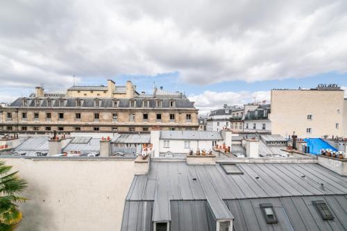 Palais Royal Charm Home - image 14