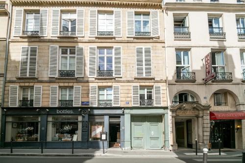 Palais Royal Charm Home - image 12
