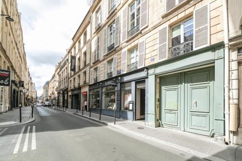 Palais Royal Charm Home - image 4