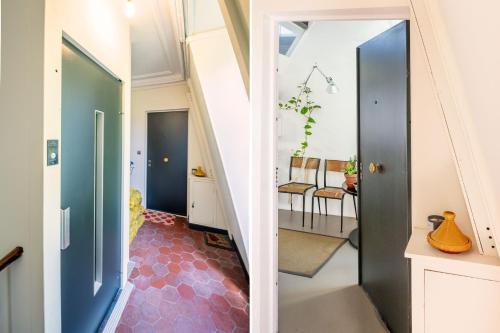 Facilities, Batignolles Home in Montmartre