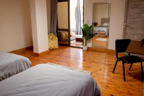 room detail thumbnail 0