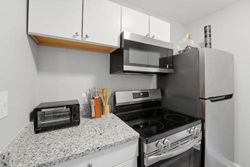 2BR2BA Perfect for Traveling Nurses Near Duke in 瑟沃德萊夫
