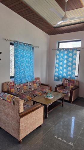 Royal Retreat The Shekhawats Farmhouse in Patan