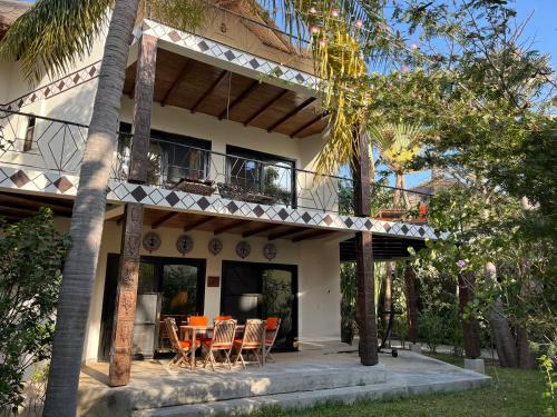 Family home for 8 guests with direct beach access in Cap Skirring