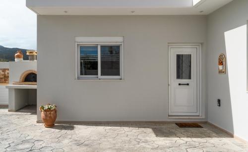 Exterior view, Olive Bliss Retreat in Sitia