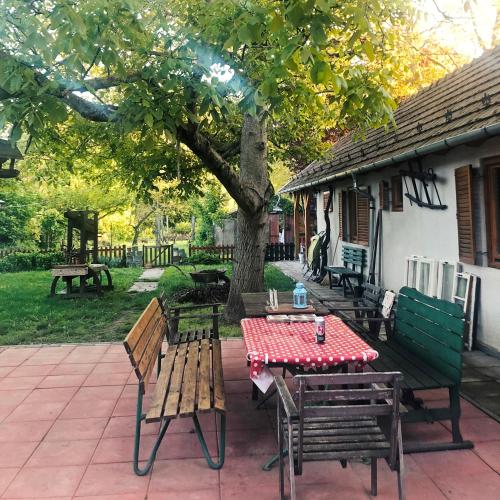 Viesnīcas āriene, Kisház (Kishaz) in Kisorozi