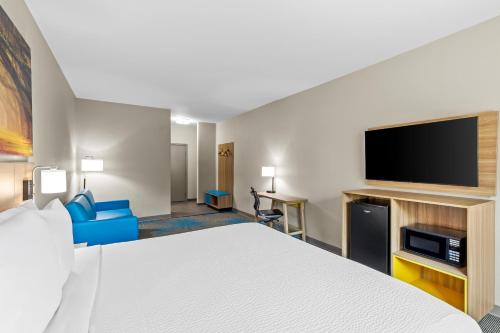 Days Inn & Suites by Wyndham Union City - image 22