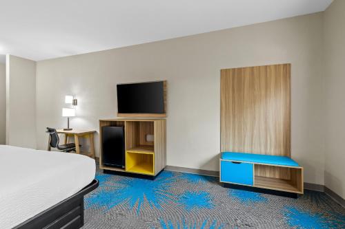 Days Inn & Suites by Wyndham Union City - image 23