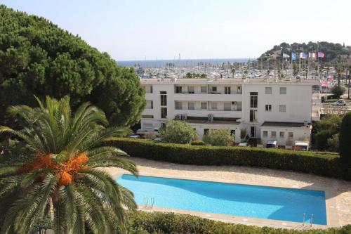 Appartement climatisé à 100m de la plage 122