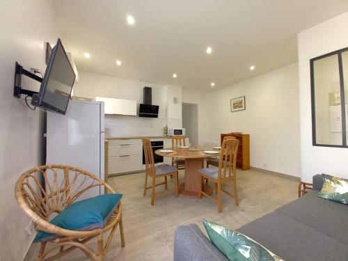 Royan centre - PLAGE et COMMERCES A PIED - APPARTEMENT en rez-de-chaussée