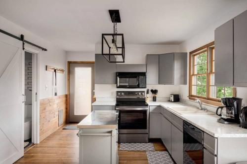 Kitchen, Stunning Holiday Home Puttev in Morzine