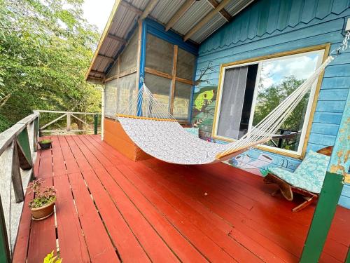 The Howler Jungle House and Cabanas in Burrell Boom